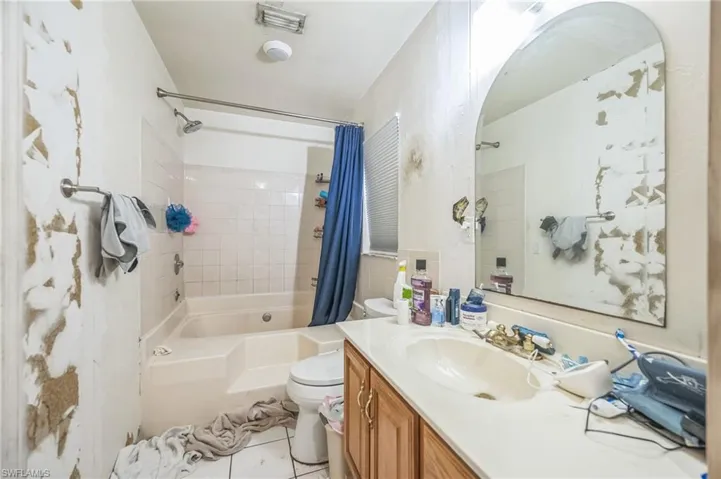 419 Candlewick Cir S, Lehigh Acres Fl 33936