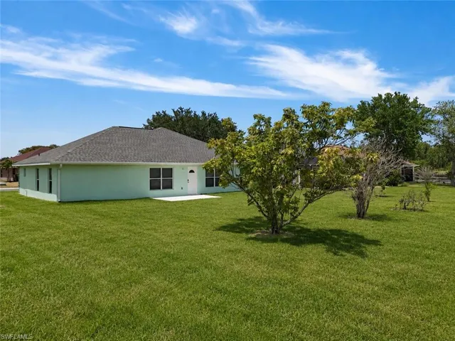 8141 Liriope Loop, Lehigh Acres, Florida 33972