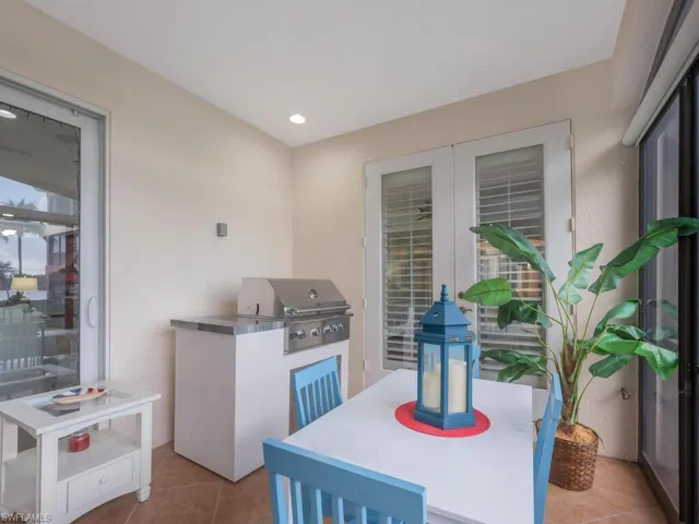 Lanai offers gas grill