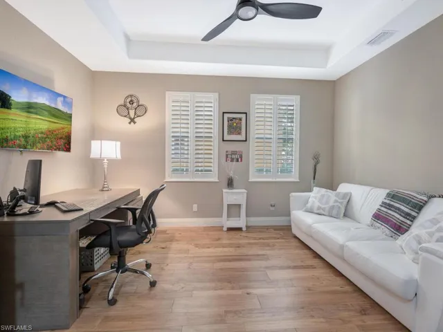 Office/den with hide-a-bed