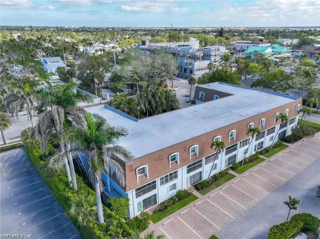 1222  Gordon  DR, Naples, FL 34102