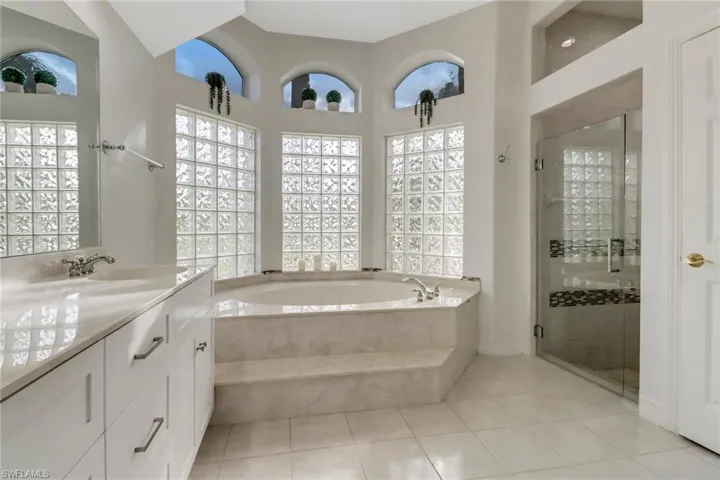 3885 52nd Ave Ne, Naples, Florida 34120