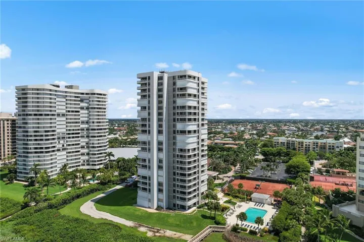 6 units per floor