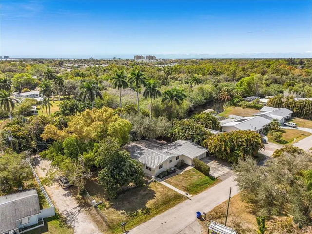 81 Glenmont Dr W, North Fort Myers, Florida 33917