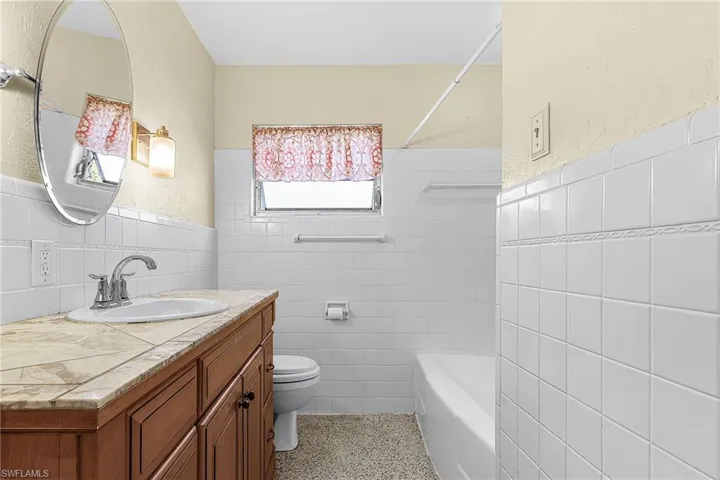 81 Glenmont Dr W, North Fort Myers, Florida 33917