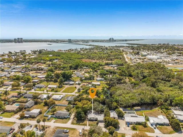 81 Glenmont Dr W, North Fort Myers, Florida 33917