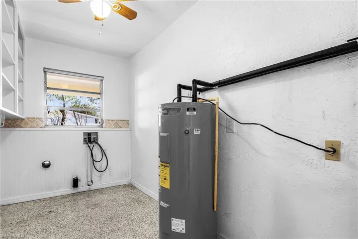 81 Glenmont Dr W, North Fort Myers, Florida 33917