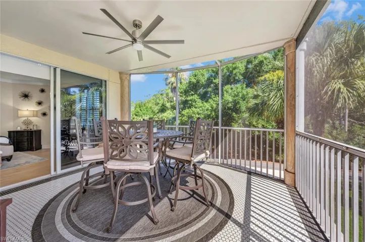Sunroom with ceiling fan