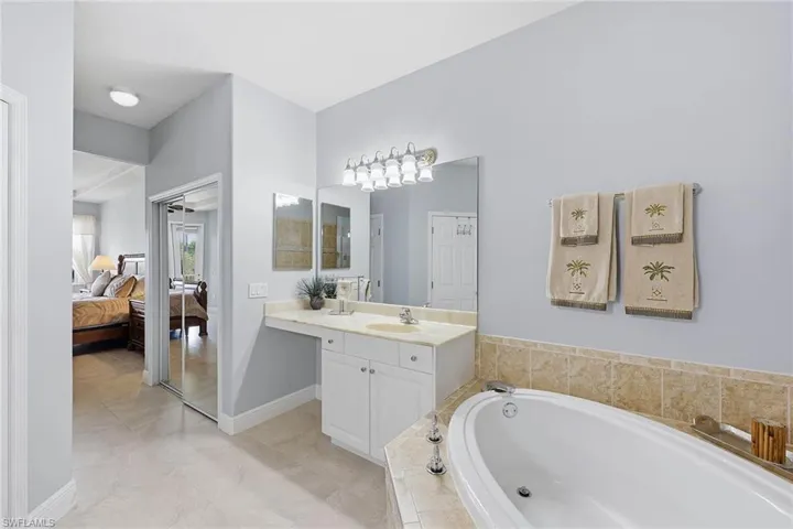 4620 Winged Foot Ct 201, Naples, Florida 34112