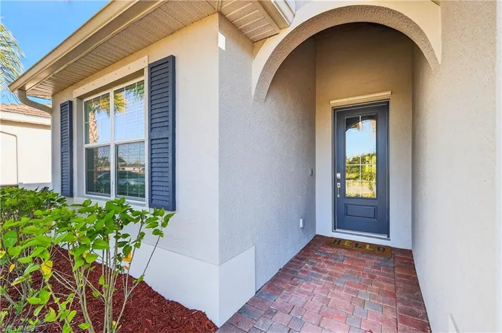 What a warm welcoming front door