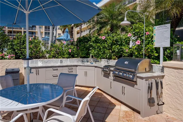 TWO Gas Grills and amazing NIGHTIME Lighting!