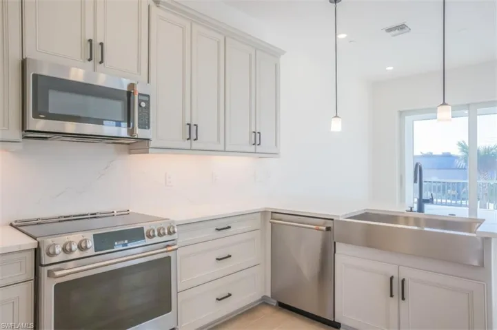 1620 Seahaven Dr unit 408 ~ Ready Now