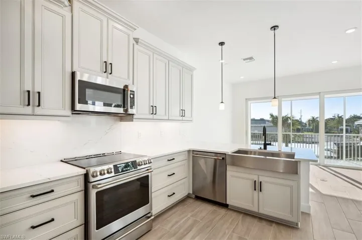 1620 Seahaven Dr unit 408 ~ Ready Now