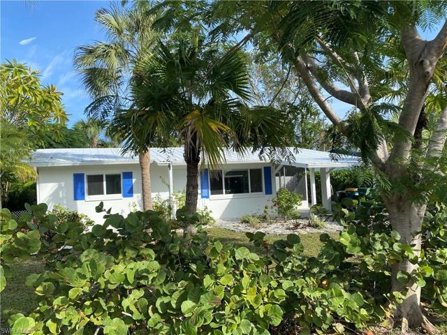 2207 Sunset LN, NAPLES FL 34104