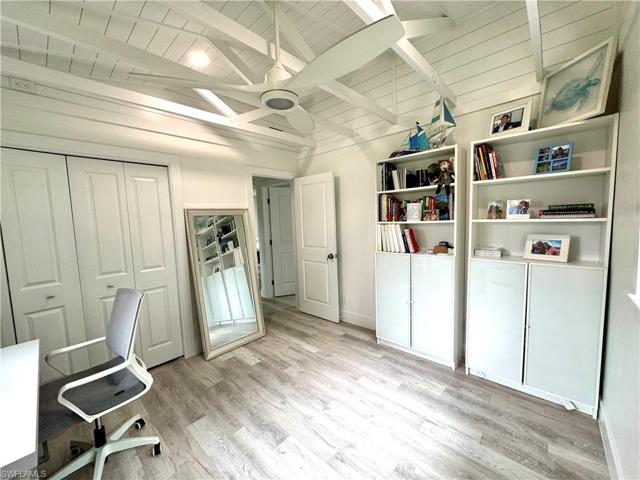 2207 Sunset LN, NAPLES FL 34104