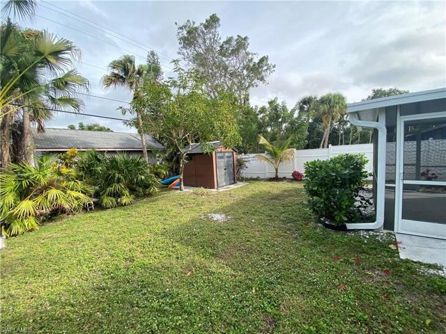 2207 Sunset LN, NAPLES FL 34104