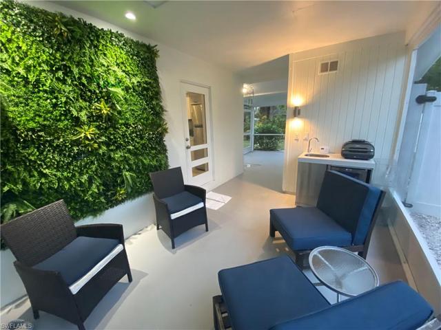 2207 Sunset LN, NAPLES FL 34104