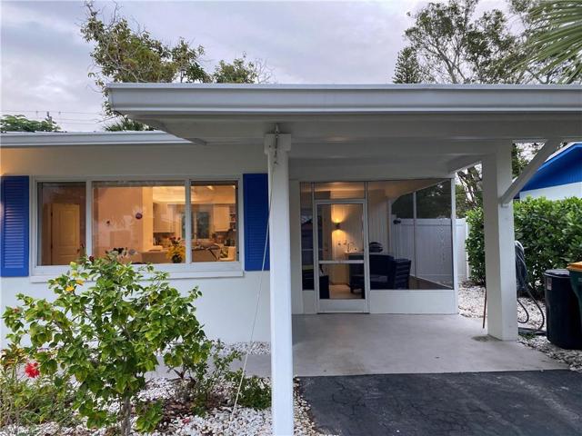 2207 Sunset LN, NAPLES FL 34104