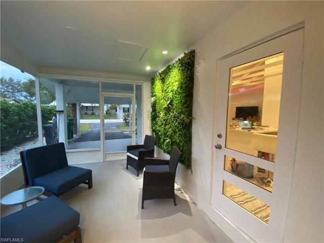2207 Sunset LN, NAPLES FL 34104