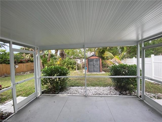2207 Sunset LN, NAPLES FL 34104