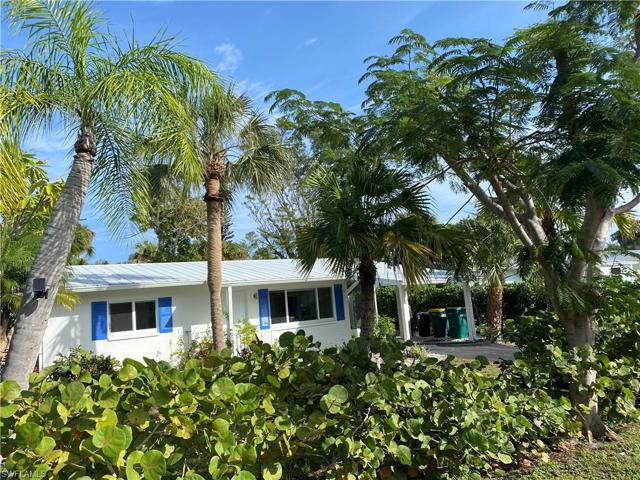 2207 Sunset LN, NAPLES FL 34104