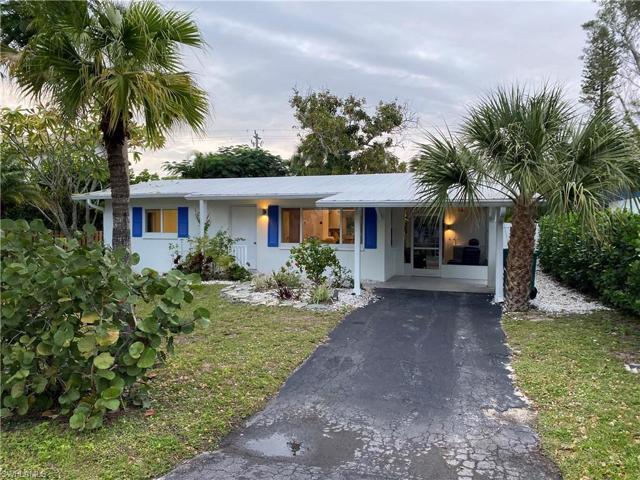 2207 Sunset LN, NAPLES FL 34104