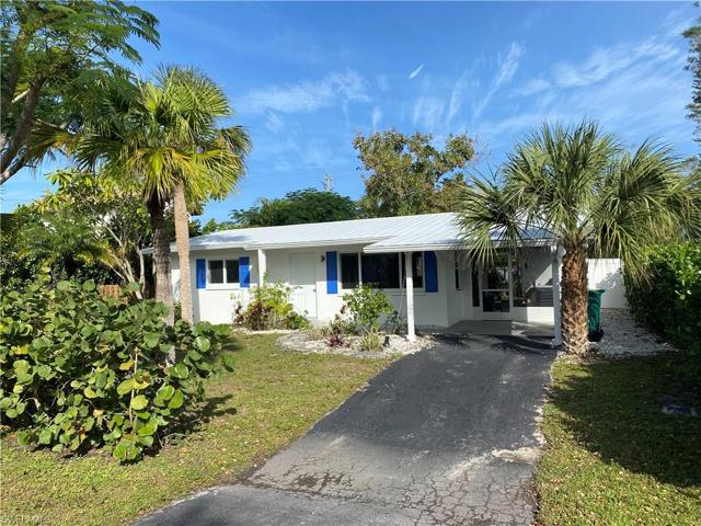 2207 Sunset LN, NAPLES FL 34104