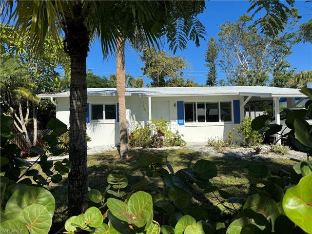 2207 Sunset LN, NAPLES FL 34104