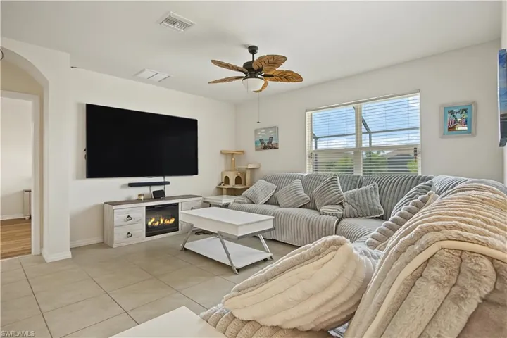 3190 Estancia Ln, Cape Coral, Florida 33909