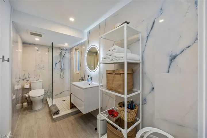 1100 8th Ave S 123f, Naples, Florida 34102