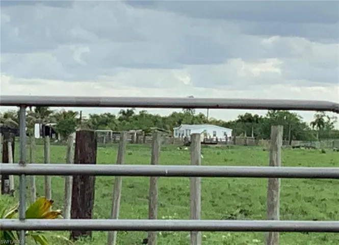 Balcony featuring a rural view