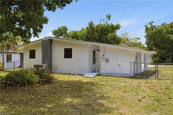 1835  Coronado  RD, Fort Myers, FL 33901