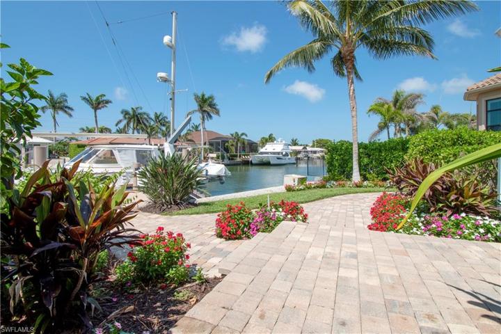 Located West of Jolly Bridge, no bridges, direct access to the Gulf of Mexico.