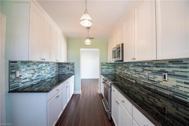 Kitchen with upgraded applicances