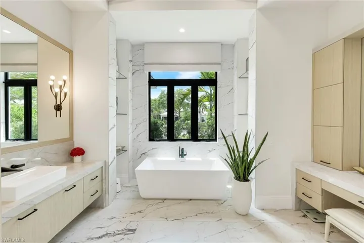767 Park Shore Dr, Naples, Florida 34103
