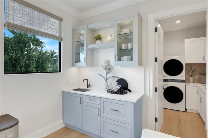 767 Park Shore Dr, Naples, Florida 34103
