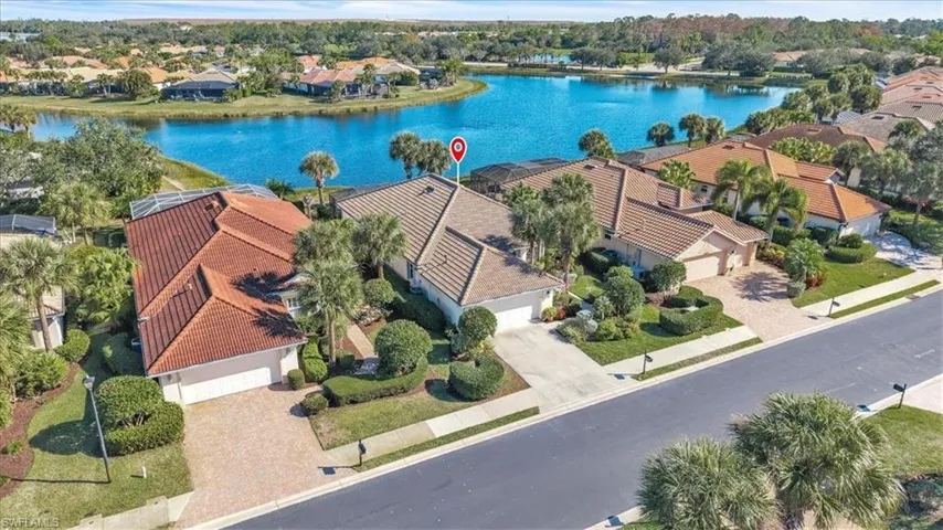 Wonderful location close to the town center with water views