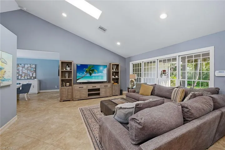 3731  5th NW AVE, Naples, FL 34120
