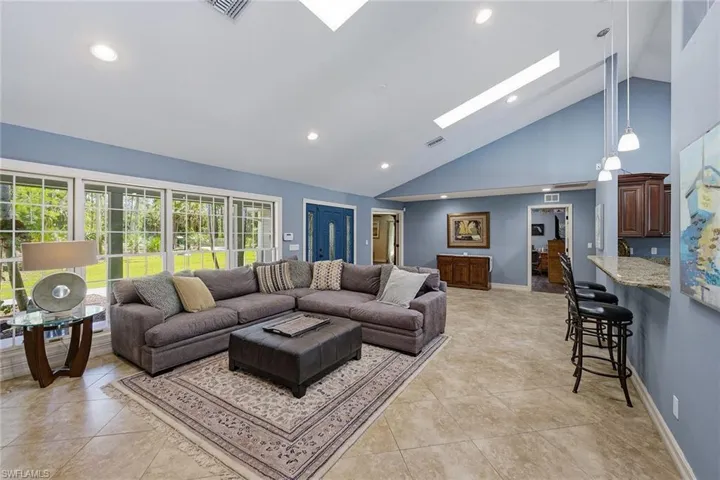 3731  5th NW AVE, Naples, FL 34120
