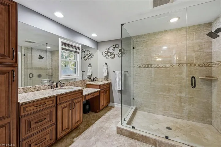3731  5th NW AVE, Naples, FL 34120