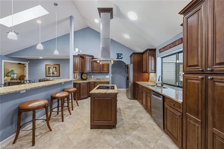3731  5th NW AVE, Naples, FL 34120