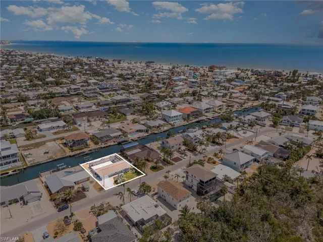View of property location with property boundaries highlighted, a nearby Gulf of Mexico
