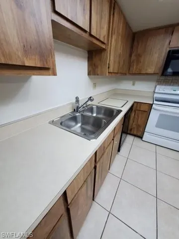 4619 Sw 7th Pl, Cape Coral, Florida 33914