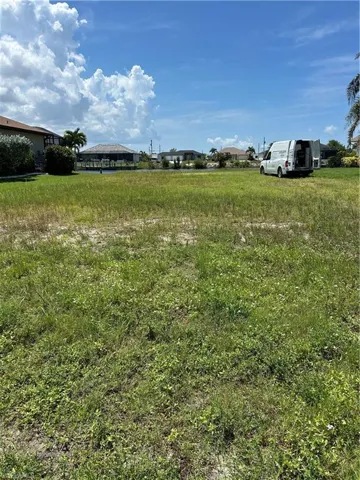 4228 Nw 33rd Ln, Cape Coral, Florida 33993