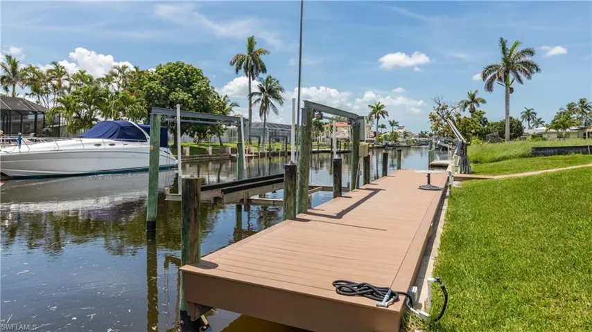 5609 De Soto Ct, Cape Coral, Florida 33904