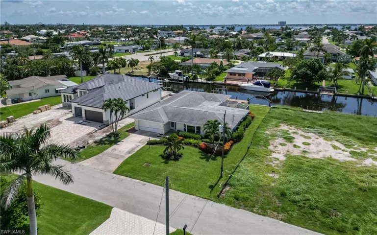 5609 De Soto Ct, Cape Coral, Florida 33904