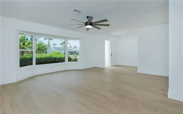 5609 De Soto Ct, Cape Coral, Florida 33904