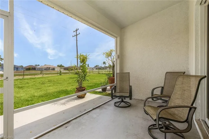 1725/1721 Sw 32nd Ter, Cape Coral Fl 33914