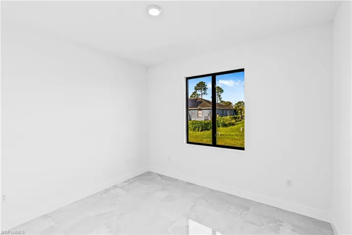 376 Cratsley Ave S, Lehigh Acres, Florida 33974