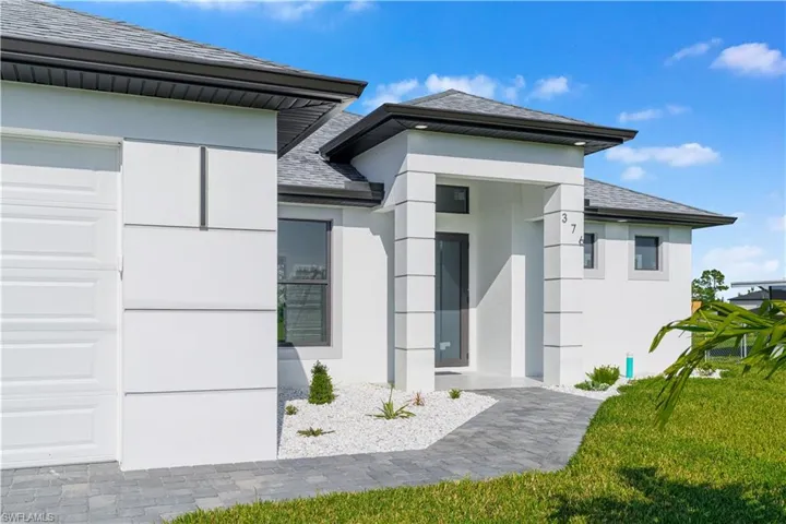 376 Cratsley Ave S, Lehigh Acres, Florida 33974